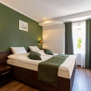 Hotel Jupa's
